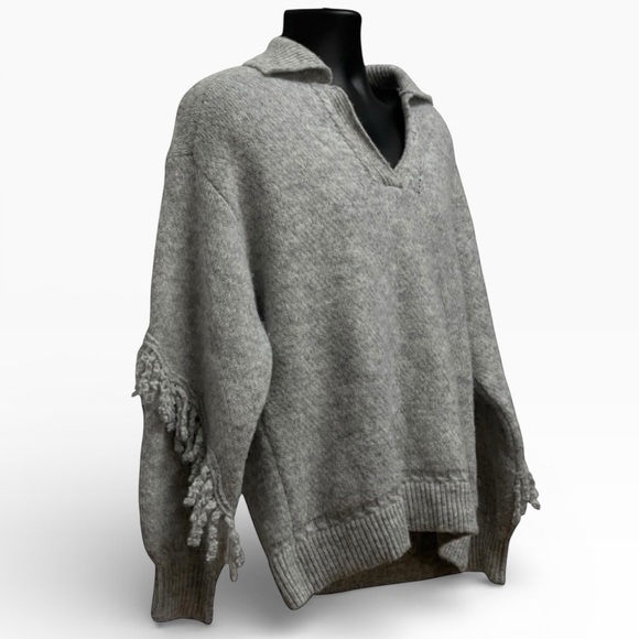 Democracy Heather Gray V-Neck Sweater with Fringe Size Medium P - New With Tags - Picture 2 of 5